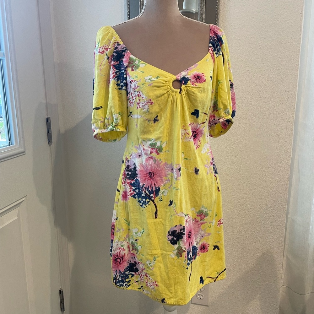 Sim & Sam Floral Scoop-Neck Mini Dress in Yellow, 32” top shoulder to hem edge